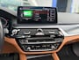BMW 5-Serie 520i Business Edition Plus M Sport Trekhaak / Schuifdak / Stuurverwarming
