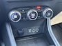 Renault Captur 1.3 TCe 140PK Intens /Automaat// 360 Camera / Stoelverw.+Stuurverw. / Apple Carplay - Android Auto / Keyless / Climate / LMV /