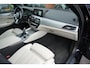 BMW 5-Serie M550i xDrive High Executive Schuifdak Adapt. Cruise Massage Harman/Kardon Stoelvent. 20''LM