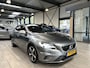Volvo V40 1.5 T3 Polar+ Sport | Trekhaak | Pano | Adapt. Cruise | R-Design | Vol leder | Memory Seat | Blis | Camera | Harman&Kardon audio | Standkachel |