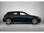 Mercedes-Benz A-klasse 160 Business Solution AMG Nightpakket | Trekhaak | Sfeerverlichting | Augmented Reality | Led | Parkeerpakket met Camera | Inclusief 24 maanden Mercedes-Benz Certified garantie voor Europa.