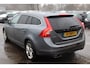 Volvo V60 2.4 D6 Twin Engine Momentum Navigatie, Stoel- en stuurverwarming, Trekhaak, Camera, Lichtmetalen wielen, Schuif- kanteldak
