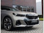 BMW 5-Serie Touring 550e xDrive | Sportstoel - Pano - Trekhaak - Bow&Wil