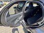 Toyota Yaris HYBRID 115 DYNAMIC COMFORT-PACK STOEL/STUURVERW PARK-SENSOREN BLIND-SPOT APPLE/ANDROID KEYLESS 16" LM-VELGEN ALL-SEASONS NL-AUTO