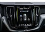 Volvo XC60 2.0 T6 Plug-in hybrid AWD Plus Dark | Adaptieve Cruise Control | Panoramadak | 21" Velgen | Stoel-/Stuur-/Voorruitverwarming | Harman Kardon Audio | Standkachel | Dodehoek Detectie |
