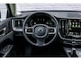 Volvo XC60 2.0 T6 Plug-in hybrid AWD Plus Dark | Adaptieve Cruise Control | Panoramadak | 21" Velgen | Stoel-/Stuur-/Voorruitverwarming | Harman Kardon Audio | Standkachel | Dodehoek Detectie |