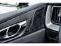 Volvo XC60 2.0 T6 Plug-in hybrid AWD Plus Dark | Adaptieve Cruise Control | Panoramadak | 21" Velgen | Stoel-/Stuur-/Voorruitverwarming | Harman Kardon Audio | Standkachel | Dodehoek Detectie |