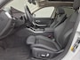 BMW 3-Serie Touring 320e xDrive / Trekgewicht 1.500 kg / Dealer onderhouden / Elektrische achterklep / Glazen schuif- en kanteldak / Head Up Display / Stoelverwarming / Achteruitrijcamera / Adaptief cruise control / Apple Carplay Android Auto / Keyless Entry/Start /