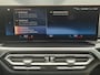 BMW 3-Serie Touring 320e xDrive / Trekgewicht 1.500 kg / Dealer onderhouden / Elektrische achterklep / Glazen schuif- en kanteldak / Head Up Display / Stoelverwarming / Achteruitrijcamera / Adaptief cruise control / Apple Carplay Android Auto / Keyless Entry/Start /