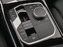 BMW 3-Serie Touring 320e xDrive / Trekgewicht 1.500 kg / Dealer onderhouden / Elektrische achterklep / Glazen schuif- en kanteldak / Head Up Display / Stoelverwarming / Achteruitrijcamera / Adaptief cruise control / Apple Carplay Android Auto / Keyless Entry/Start /