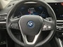 BMW 3-Serie Touring 320e xDrive / Trekgewicht 1.500 kg / Dealer onderhouden / Elektrische achterklep / Glazen schuif- en kanteldak / Head Up Display / Stoelverwarming / Achteruitrijcamera / Adaptief cruise control / Apple Carplay Android Auto / Keyless Entry/Start /