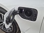 BMW 3-Serie Touring 320e xDrive / Trekgewicht 1.500 kg / Dealer onderhouden / Elektrische achterklep / Glazen schuif- en kanteldak / Head Up Display / Stoelverwarming / Achteruitrijcamera / Adaptief cruise control / Apple Carplay Android Auto / Keyless Entry/Start /