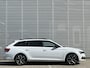 Skoda Superb Combi 1.4 TSI iV Style / SOH 99% / Fabrieksgarantie tm 20-2-28 / Black Pack / LED Matrix / Achteruitrijcamera / Stuur + Stoelverwarming V+A