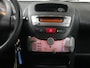 Toyota Aygo 1.0 VVT-i Now - Airco - Dealer onderhouden - Leer