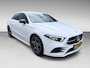 Mercedes-Benz A-klasse 180 Business Solution AMG NAVI/V-COCKPIT/CAM/DAB/LED/CARPLAY/ECC/PDC///