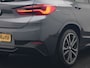 BMW X2 sDrive18i M Sport 140pk Dealer O.H. | Camera | Lederen Sportstoelen Verwarmd | Led Koplampen | Sfeerverlichting | Standkachel | Navigatie | DAB | 19''L.M. |