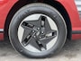 Hyundai Kona Electric Comfort Smart 48.4 kWh / SOH 100% / Fabrieksgarantie tot 2-2030 / Adaptieve Cruise / Navigatie / Camera / Stoel Verwarming / Stuurwiel Verwarming / Adaptieve Cruise /