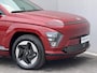 Hyundai Kona Electric Comfort Smart 48.4 kWh / SOH 100% / Fabrieksgarantie tot 2-2030 / Adaptieve Cruise / Navigatie / Camera / Stoel Verwarming / Stuurwiel Verwarming / Adaptieve Cruise /