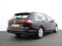 Volkswagen Golf Variant 1.0 TSI 110pk Life Digitale Cockpit Lichtmetalen Velgen Sfeerverlichting Cruise Control Climate Control Adaptive Parkeer sensoren Navigatie Apple Carplay/Android Auto Bluetooth Keyless start