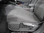 Volkswagen Golf Variant 1.0 TSI 110pk Life Digitale Cockpit Lichtmetalen Velgen Sfeerverlichting Cruise Control Climate Control Adaptive Parkeer sensoren Navigatie Apple Carplay/Android Auto Bluetooth Keyless start