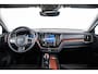 Volvo XC60 T8 Recharge AWD Ultimate Dark Panoramadak - Luchtvering voor/achter - Adaptieve Cruise Control - Head up - 360° Surround View - Harman Kardon - Stoelverwarming voor/achter - Stoelventilatie -
