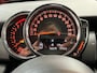 MINI Cooper Mini 1.5 Serious Business | Panoramadak | John Cooper Works | Parkeersensoren achter | 18 inch | NL auto |