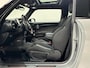 MINI Cooper Mini 1.5 Serious Business | Panoramadak | John Cooper Works | Parkeersensoren achter | 18 inch | NL auto |