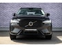 Volvo XC60 2.0 T6 Plug-in hybrid AWD Ultra Dark | Facelift | Panoramadak | Harman Kardon | Trekhaak | Stoel en Stuurverwarming | Head Up Display | FULL LED Koplampen |