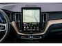 Volvo XC60 2.0 T6 Plug-in hybrid AWD Ultra Dark | Facelift | Panoramadak | Harman Kardon | Trekhaak | Stoel en Stuurverwarming | Head Up Display | FULL LED Koplampen |
