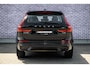 Volvo XC60 2.0 T6 Plug-in hybrid AWD Ultra Dark | Facelift | Panoramadak | Harman Kardon | Trekhaak | Stoel en Stuurverwarming | Head Up Display | FULL LED Koplampen |