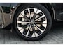 Volvo XC60 2.0 T6 Plug-in hybrid AWD Ultra Dark | Facelift | Panoramadak | Harman Kardon | Trekhaak | Stoel en Stuurverwarming | Head Up Display | FULL LED Koplampen |
