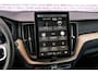 Volvo XC60 2.0 T6 Plug-in hybrid AWD Ultra Dark | Facelift | Panoramadak | Harman Kardon | Trekhaak | Stoel en Stuurverwarming | Head Up Display | FULL LED Koplampen |