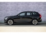 Volvo XC60 2.0 T6 Plug-in hybrid AWD Ultra Dark | Facelift | Panoramadak | Harman Kardon | Trekhaak | Stoel en Stuurverwarming | Head Up Display | FULL LED Koplampen |