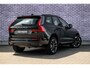 Volvo XC60 2.0 T6 Plug-in hybrid AWD Ultra Dark | Facelift | Panoramadak | Harman Kardon | Trekhaak | Stoel en Stuurverwarming | Head Up Display | FULL LED Koplampen |