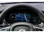 Volvo XC60 2.0 T6 Plug-in hybrid AWD Ultra Dark | Facelift | Panoramadak | Harman Kardon | Trekhaak | Stoel en Stuurverwarming | Head Up Display | FULL LED Koplampen |