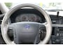 Volvo XC70 2.5 T Kinetic, Zeer netjes, All-seasons, trekhaak, PDC, Cruise control, leder