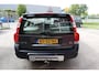 Volvo XC70 2.5 T Kinetic, Zeer netjes, All-seasons, trekhaak, PDC, Cruise control, leder