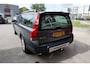 Volvo XC70 2.5 T Kinetic, Zeer netjes, All-seasons, trekhaak, PDC, Cruise control, leder