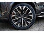 Volvo XC90 2.0 T8 Plug-in Hybrid AWD Ultra Dark | Facelift | Luchtvering | Bowers & Wilkins Audio | Head-up Display | 360 camera | Nappaleder | Stoelventilatie | Stoelmassage | Trekhaak | Alarm | Keyless Entry | Elektrische Achterklep | Matrix LED Koplampen