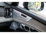 Volvo XC90 2.0 T8 Plug-in Hybrid AWD Ultra Dark | Facelift | Luchtvering | Bowers & Wilkins Audio | Head-up Display | 360 camera | Nappaleder | Stoelventilatie | Stoelmassage | Trekhaak | Alarm | Keyless Entry | Elektrische Achterklep | Matrix LED Koplampen