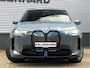 BMW iX xDrive60 112kWh - M-Sport - Trekhaak - ACC - M-Zetels - Head-up - Harman Kardon