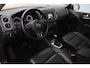 Volkswagen Tiguan 1.4 TSI R-Line Edition 2015 | Trekhaak Uitklapbaar | Parkeersensoren | Achteruitrij Camera | Elektrische Stoel | Navigatie | Cruise Control | Onderhoudshistorie | 2 Sleutels