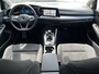 Volkswagen Golf 1.5 TSI Style / Memory Seat / Stuur + Stoelverwarming / Parkeersensoren V+A / Full-LED / App-Connect