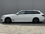 BMW 5-Serie Touring 530e High Executive M-SPORT INDIVIDUAL / Dealer Onderhouden / Harman Kardon / 1.700 kg Trekgewicht / Elektrische Verstelbare Stoelen / Stoelverwarming / Parkeersensoren Voor en Achter / Elek. Achterklep / Navigatie /