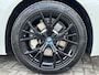 BMW 5-Serie Touring 530e High Executive M-SPORT INDIVIDUAL / Dealer Onderhouden / Harman Kardon / 1.700 kg Trekgewicht / Elektrische Verstelbare Stoelen / Stoelverwarming / Parkeersensoren Voor en Achter / Elek. Achterklep / Navigatie /