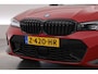 BMW 3-Serie Touring 330e xDrive M Sport | Pano | HUD | Camera | Elek. Trekhaak | 19'' | Stoelverw. | CarPlay + NAV |