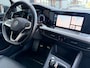 Volkswagen Golf 1.0 TSI / Apple CarPlay-Android / LEDER interieur + Stuur / Licht & Zicht Pakket / ALL-Season / 1e Eigenaar