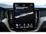 Volvo XC60 2.0 T6 Plug-in hybrid AWD Plus Dark | Lichtmetalen Velgen 19" | Allseason Banden | Trekhaak Elektrisch Uitklapbaar | Elektrisch Glazen Panorama-Dak | 360 Rondomzicht Camera | head-up Display | Stoelen Voor / Achter + Stuurwiel Verwarmend | Pilot Assist