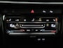Volkswagen T-Roc 1.5 TSI R-Line 150 PK| Trekhaak Afneembaar | Navigatie | LED Plus | Stoelverwarming | Artvelours Interieur | Parkeersensoren Voor & Achter