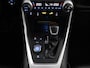 Toyota RAV4 2.5 Hybrid AWD Bi-Tone | Trekhaak | 1650kg trekvermogen | Stoel en stuurwiel verwarming |